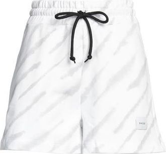 Shoe BOTTOMWEAR - Shorts & Bermuda Shorts sur YOOX.COM
