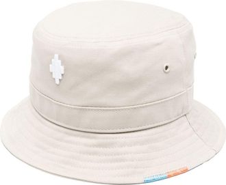 Marcelo Burlon logo-patch bucket hat - men - Cotton/Polyester - One Size - Neutrals