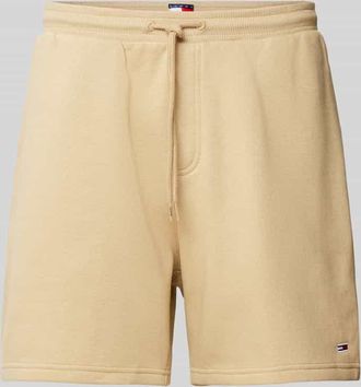Tommy Jeans Regular Fit Sweatshorts aus Baumwoll-Mix in Beige, Größe XXL