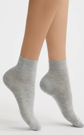 Hue Sleek Crew Socks in Light Grey Heather at Nordstrom