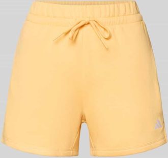 adidas Shorts mit Logo und elastischem Bund in DUNKEL GELB, Größe XL