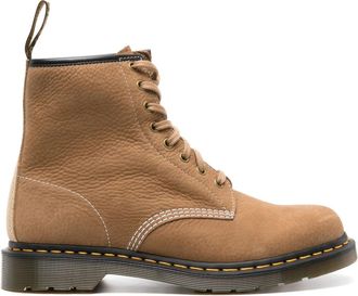 Dr. Martens Lace-up Boots - Heren - Veterlaarzen - Beige - 41 EU - Leer - Schoenen
