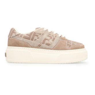 Fendi Schoenen, Dames, Beige, 40 EU, Suède, Gestippelde lage sneakers met suède