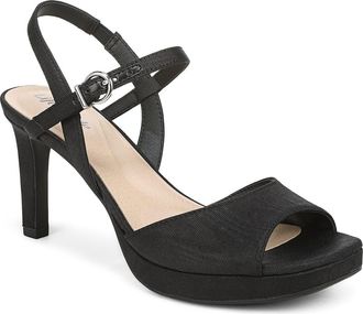Life Stride Gwendolyn Ankle Strap Sandal in Black at Nordstrom, Size 5.5