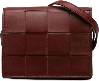 Bottega Veneta 2000-2023 Maxi Intrecciato Mini Cassette crossbody bag - women - Leather - One Size - Red