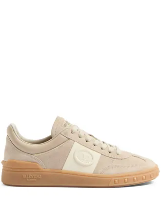 【関税&送料込】Valentino Garavani Light Orange Suede Upvill VALENTINO GARAVANI - Upvillage Low Top sneakers | Leam Roma