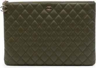 Chanel Pre-owned Clutches, female, Green, Size: ONE SIZE Pre-owned Quilted Lambskin Clutch