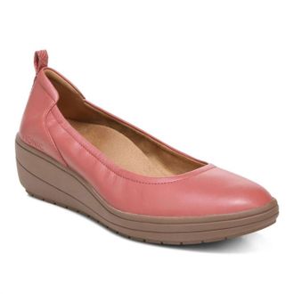 Vionic Womens Jacey Wedge In Dusty Cedar