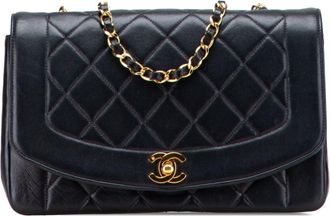 Chanel Matelasse Leather Shoulder Bag (Pre-Owned)
