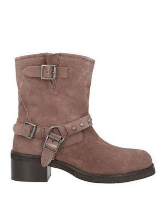 Emanuelle Vee Ankle boots