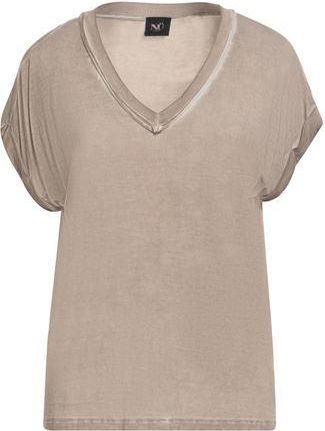 NÜ Denmark TOPWEAR - T-shirts sur YOOX.COM