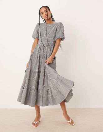 Nobody's Child Ricky - Vestito midi a quadretti monocromatici con maniche a sbuffo-Nero