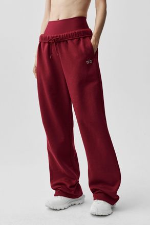 Alo | Accolade Straight Leg Sweatpant in Summer Romance Red, Size: Medium