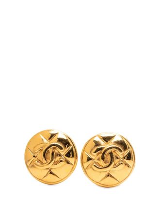 Chanel 1970-1980 CC Gold Plated Quilted Round Clip On Earrings costume earrings - Oro
