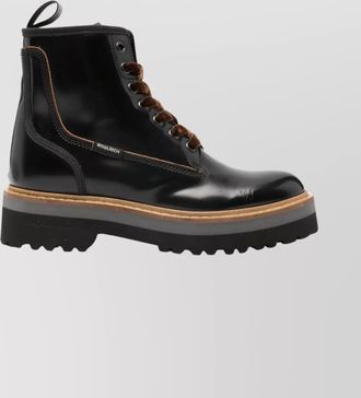 Woolrich chunky sole round toe pull tab boots