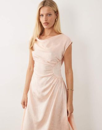 Vero Moda Vestito lungo senza maniche rosa cipria con scollo ad anello e dettaglio arricciato