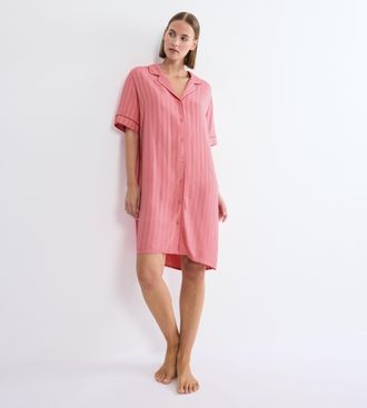 Triumph Nachthemd TRIUMPH Amourette Jacquard NDW SSL, Damen, Gr. 38, N-Gr, cherry rose, Web, Obermaterial: 100% Viskose, bequem kniefrei, V-Ausschnitt, Kleide