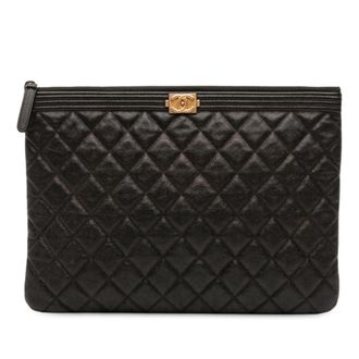 Chanel Tweedekans Medium Gequilt Caviar Boy O Case Clutch
