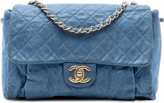 Chanel 2011 Large Quilted Iridescent Calfskin Chic Quilt Flap shoulder bag - Blu