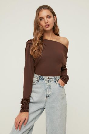 Trendyol Vrouwen Asymmetrische kraag Gepofte/ruche mouw Blouse