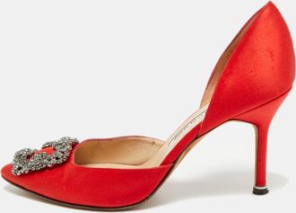 Manolo Blahnik Hangisi
