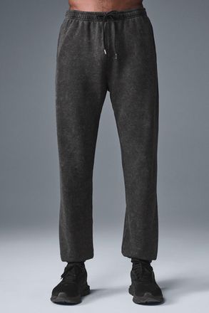 Alo | Chill Vintage Wash Sweatpant in Black Wash, Size: Medium