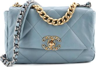Chanel Borsa a tracolla 19 media in pelle trapuntata con battente - Blu