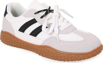 Berness Double Lace Sneaker in White/Beige at Nordstrom Rack, Size 5