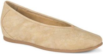 BareTraps Ryalie Faux Leather Flat in Soft Gold at Nordstrom, Size 9.5