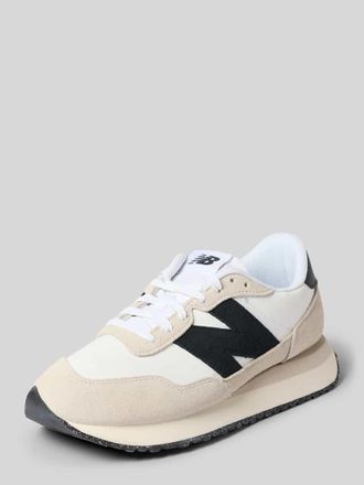 New Balance Sneaker mit Label-Detail in Offwhite, Gr&ouml;&szlig;e 41,5