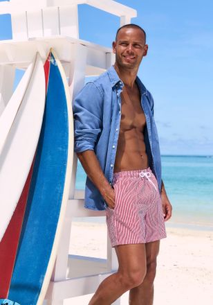 Venice Beach Badeshorts VENICE BEACH, Herren, Gr. XXL (58/60), N-Gr, rot (rot, wei&szlig;), Polyester, gestreift, Badehosen Badeshorts, mit Seersucker-Effekt