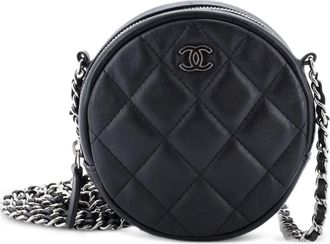 Chanel Round Clutch with Chain Quilted Lambskin Mini crossbody bag - Zwart