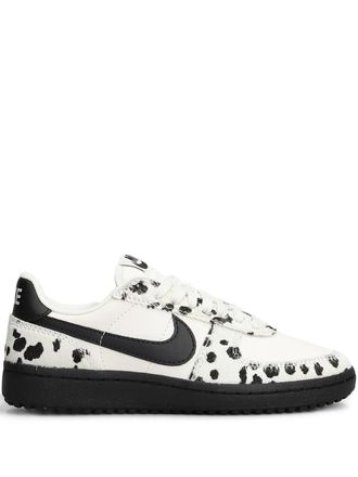 Nike Field General 82 sneakers met koeienprint - Wit