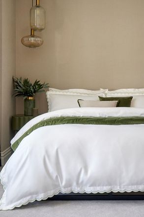 Christy Scallop Edge Cotton Sateen Duvet Sets in Green | Size: Single