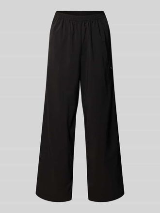 Puma Wide Leg Sweatpants mit Logo-Detail in Black, Gr&ouml;&szlig;e S