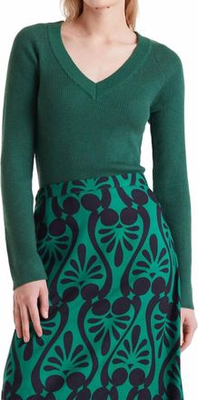 Compa&ntilde;&iacute;afant&aacute;stica Deep V-Neck Sweater In Green