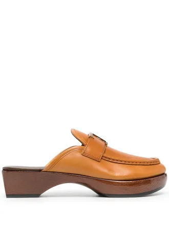 Tod's Mules con placca logo in pelle - Marrone
