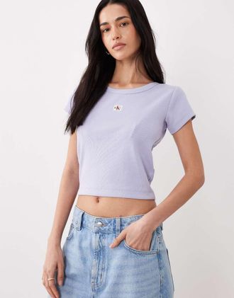 Calvin Klein Jeans T-shirt mini lilla a coste con etichetta intessuta-Viola