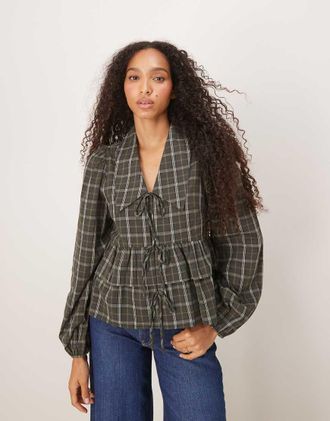 Vero Moda Blusa allacciata sul davanti verde a quadri con colletto