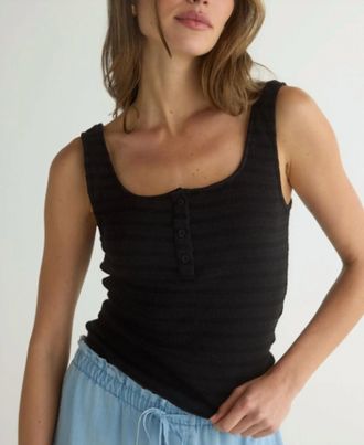 Bella Dahl Tank Henley Top In Black