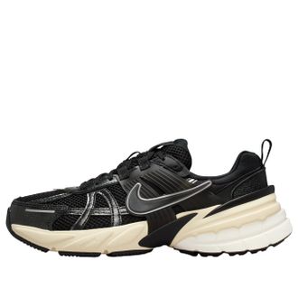 Nike (WMNS) Nike V2K Run Black Metallic Silver FD0736-012