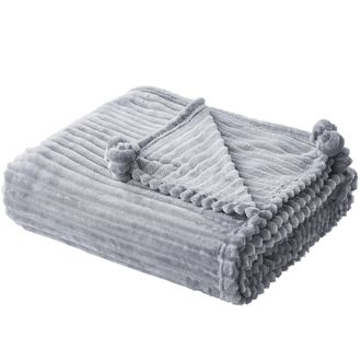 Beliani Manta Gris Poli&eacute;ster 150 X 200 Cm Estructura Acanalada Pompones Dormitorio Kaweri