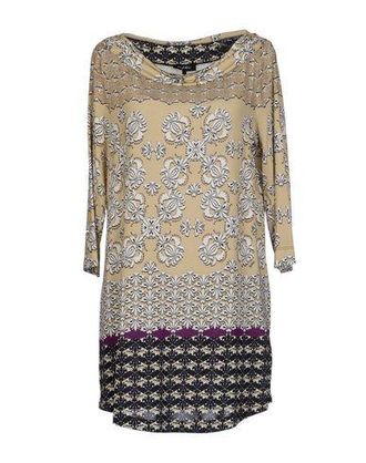 Byblos TOPS - T-shirts auf YOOX.COM