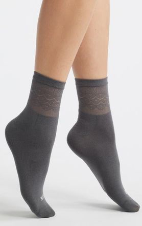 Hue Lace Border Ankle Socks in Castle Rock at Nordstrom