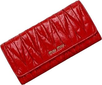 Miu Miu Matelasse Red Color Leather Long Wallet (Bi-Fold) (Pre-Owned)
