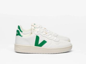 Veja Womens V10 Prime Leather Sneakers In White Emeraude