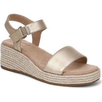 Naturalizer Goldie Wedge Sandal in Platina Gold Faux Leather at Nordstrom Rack, Size 6.5