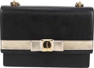 Ferragamo Vara Black Leather Shoulder Bag (Pre-Owned)