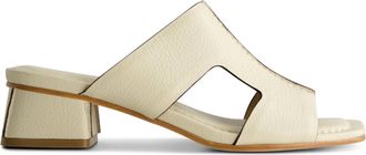 Bernardo Womens Jewel Tumbled Sandal In Eggshell