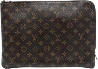 Louis Vuitton Pre-owned Clutches, female, Brown, Size: ONE SIZE Pre-owned Etui Voyage MM
